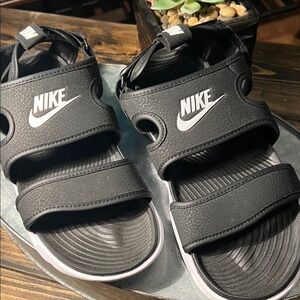 Nike Women’s Owaysis Sandals